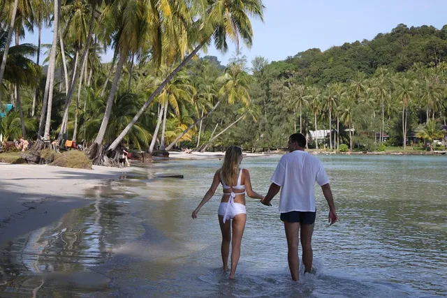 The honeymoon tour from Hanoi to Phu Quoc